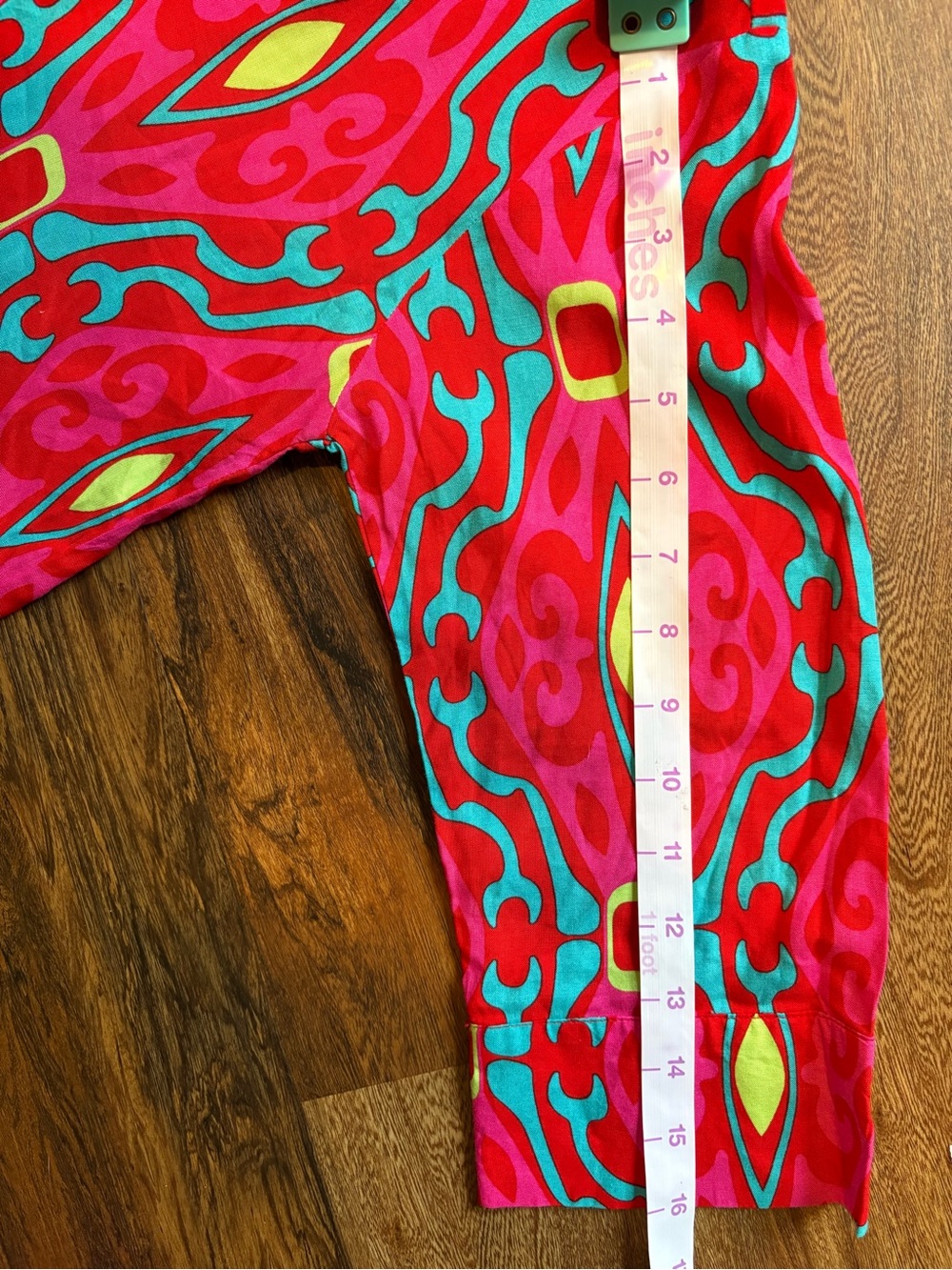 Escapada XS Hot Pink Geometric Print V-Neck 3/4 Sleeve Blouse - Picture 7 of 7